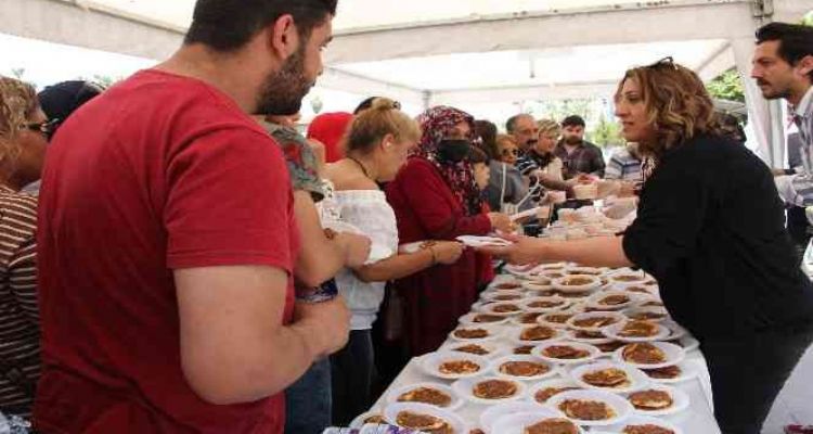 Mersin'de Türk Mutfağı Haftasının açılışı fındık lahmacunla yapıldı