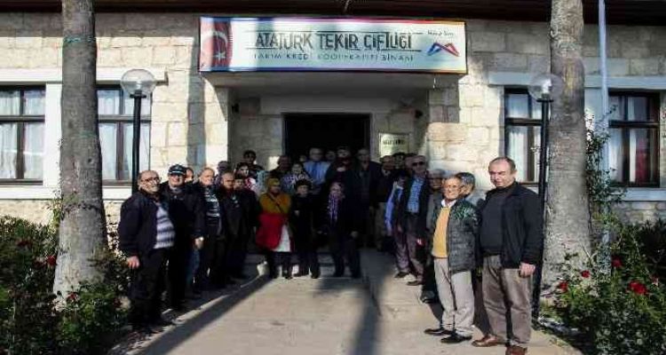 Yaş almış vatandaşlar, Gazi Çiftliği'ni gezdi