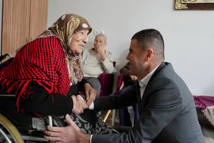 CHP Mezitli Belediye Başkan Adayı Ahmet Serkan Tuncer’den Örnek Davranış