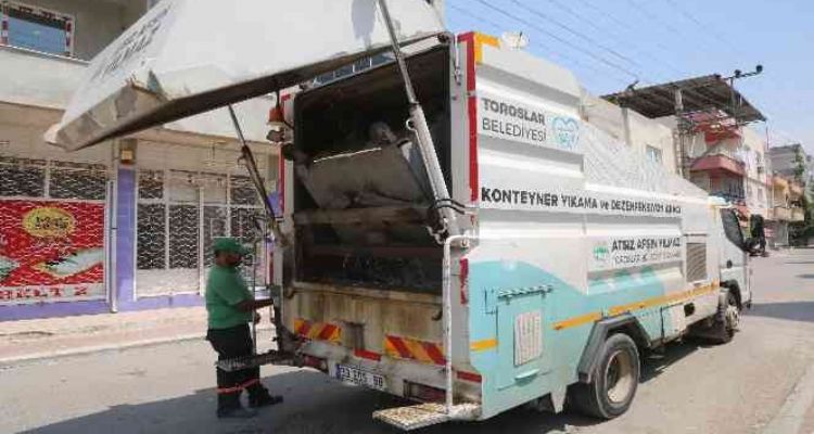 Toroslar'da çöp konteynerleri dezenfekte ediliyor