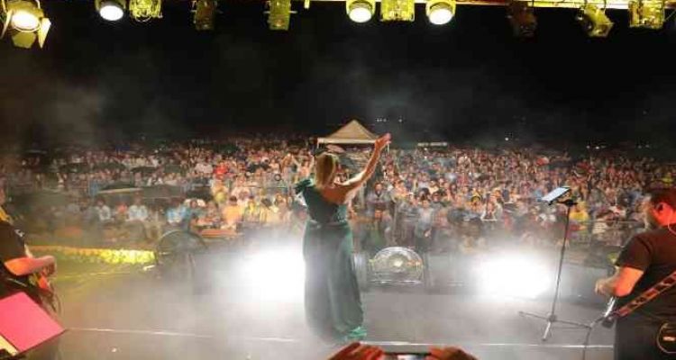 Soli Güneş Festivali Funda Arar konseri ile başladı