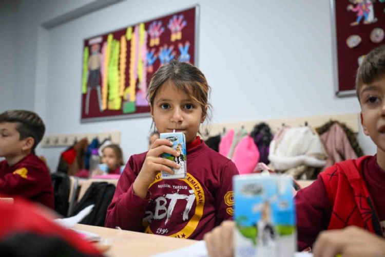 Mersin’de 5 yılda 5 milyon paket süt dağıtıldı