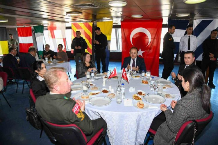 Vali Pehlivan, şehit yakınları ve gazilerle bir araya geldi