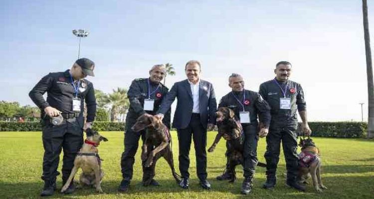 Mersin'de ‘Köpekli Arama Kurtarma Çalıştayı’ başladı