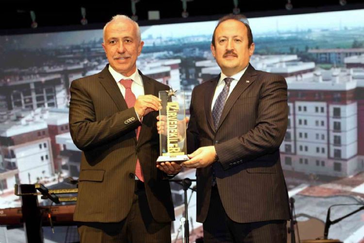 Başkan Gültak’a ‘Yılın hizmet projesi’ ödülü