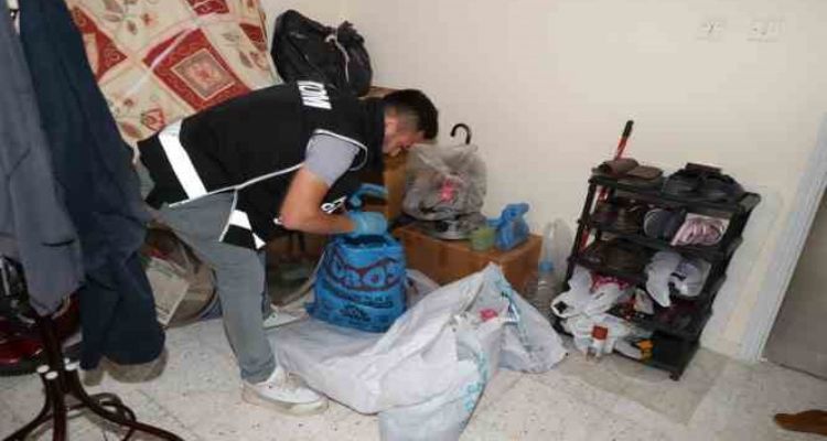 Mersin'de FETÖ'nün mahrem yapılanmasına operasyon: 23 gözaltı