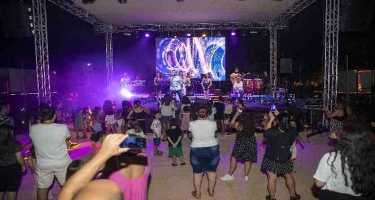 Mersin'de ‘Yaz Dostum’ konserleri devam ediyor
