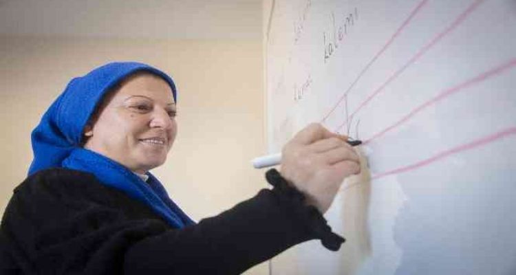 Mersin'de okuma yazma bilmeyen kadınlara özel kurs