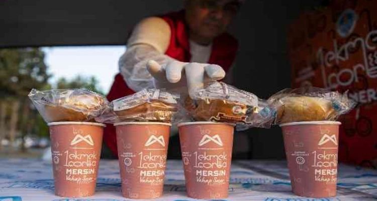 Mersin'de ‘1 Ekmek 1 Çorba’ hizmeti