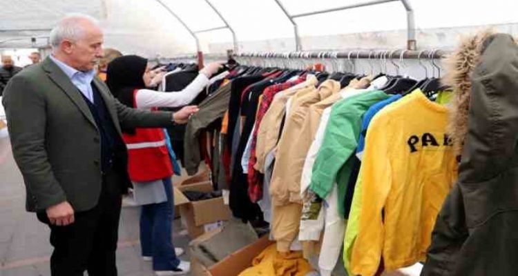 Akdeniz Belediyesi ‘Giysi Market’ kurdu