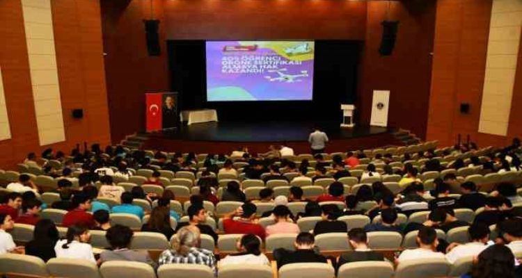 Yenişehir'de dron eğitimini tamamlayan öğrenciler sertifikalarını aldı