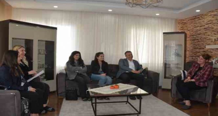 Mersin'de kurs merkezlerindeki 2 bin 200 öğrencinin velisi ziyaret edildi