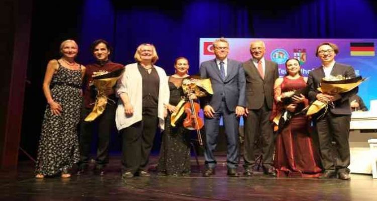 Mezitli-Tempelhof-Schöneberg kardeşliğinin 10. yılı konserle kutlandı