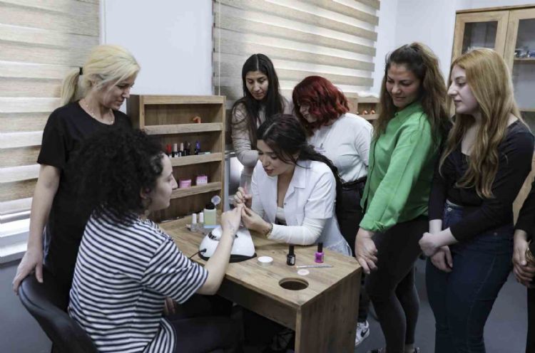 Mersin’de kadın istihdamını desteklemeye yönelik kurslar açılıyor