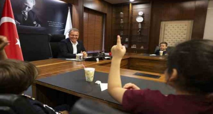 Başkan Seçer: İnsanları seviyorsan iyi bir belediye başkanı olabilirsin