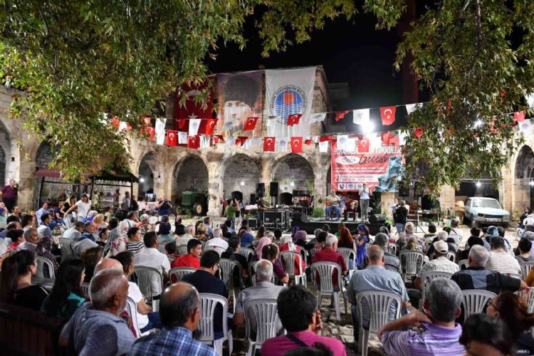 6.Karacaoğlan Türküleri Gecesi Mut Taşhan’da gerçekleşti