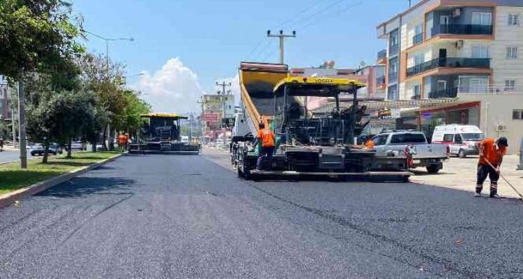 Mersin'de yol yapım çalışması sürüyor