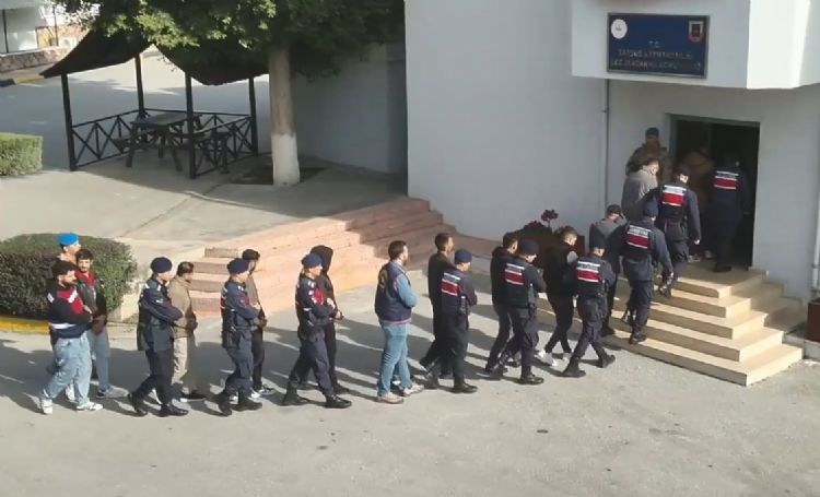 Mersin’de zehir tacirlerine şafak operasyonu: 43 gözaltı, 448 bin sentetik hap ele geçirildi