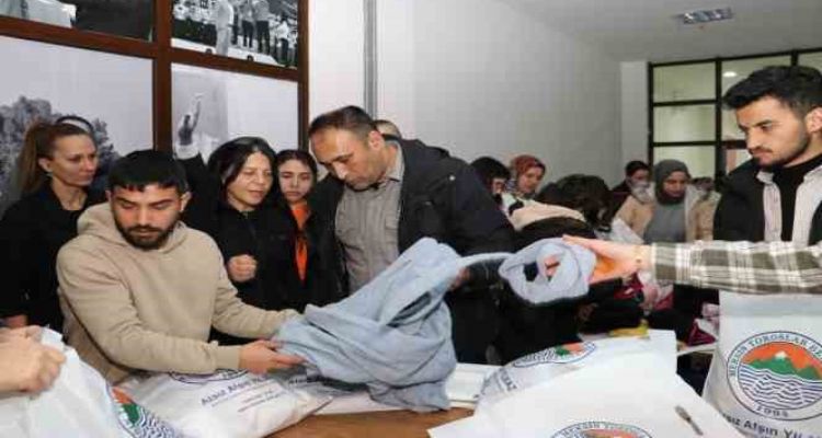 Toroslar'da depremzedeler için yardım zinciri büyüyor