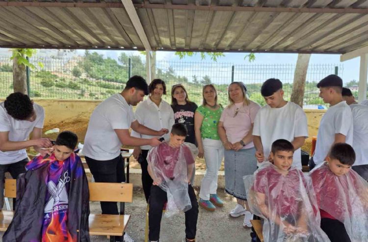 Bayram öncesi anlamlı dokunuş: Miniklere ücretsiz tıraş