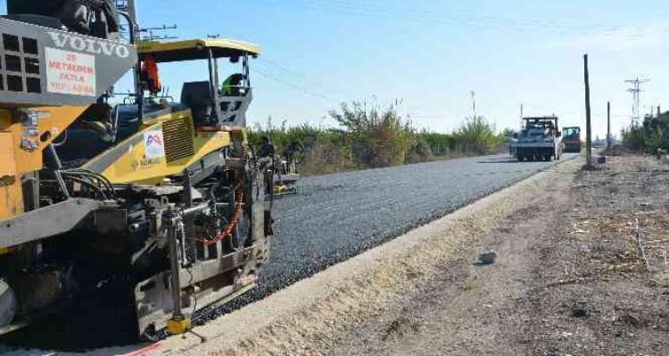 Büyükşehir, asfalt çalışmalarına Tarsus'ta devam ediyor