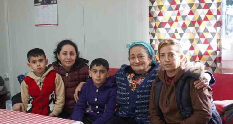 Mezitli Belediyesi Gönüllü Evi, depremzede aileye kucak açtı