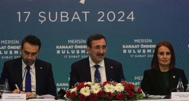 Cumhurbaşkanı Yardımcısı Yılmaz, Mersin’de kanat önderleriyle bir araya geldi