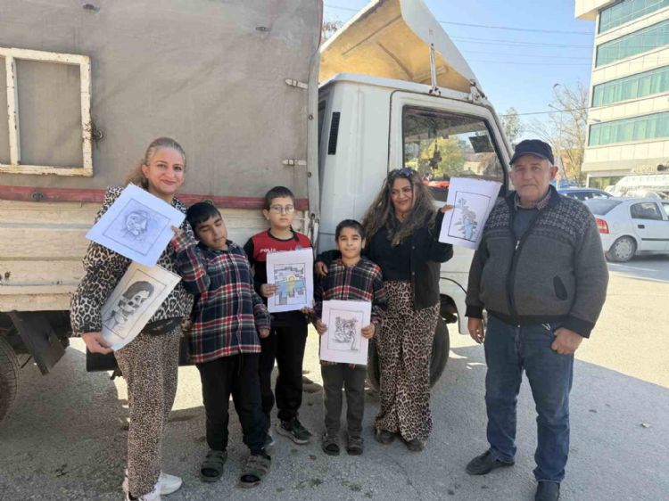 Çizimlerini gören ressam sanıyor: Nakliyatçının resimleri ressamların çizimlerini aratmıyor