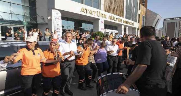 Mersin Büyükşehir Belediyesinde toplu sözleşme sevinci