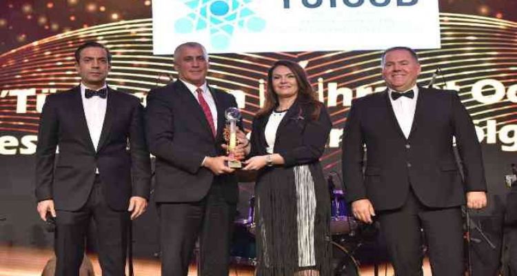 TÜİOSB'ye ‘Altın Değerler’ ödülü