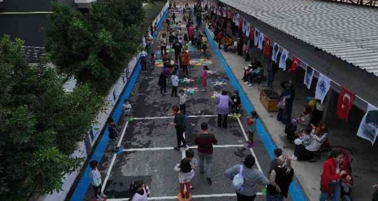 Mersin'de ikinci çocuk sokağı açıldı
