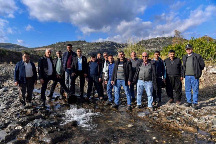 Mersin Büyükşehir Belediyesinden üreticilere ‘sulama borusu’ desteği