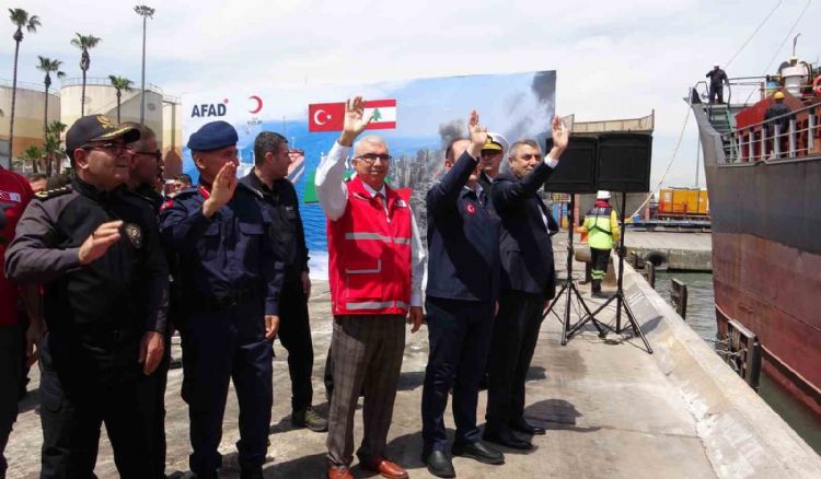 Mersin Limanı’ndan Lübnan’a 730 tonluk insani yardım yola çıktı