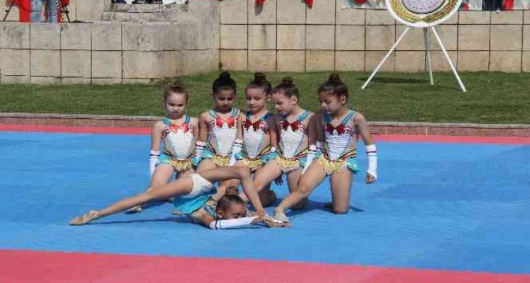 Mersin'de 19 Mayıs coşkusu yaşandı