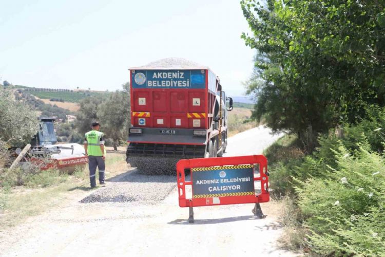 Akdeniz’de tarım yolları yenileniyor