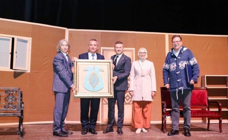 Mersin’de bağımlılığa karşı ‘Beynimdeki Güç’ adlı oyunun galası yapıldı
