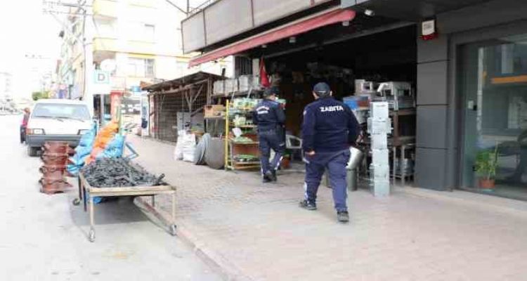 Toroslar'da kaldırım işgaline karşı sıkı denetim