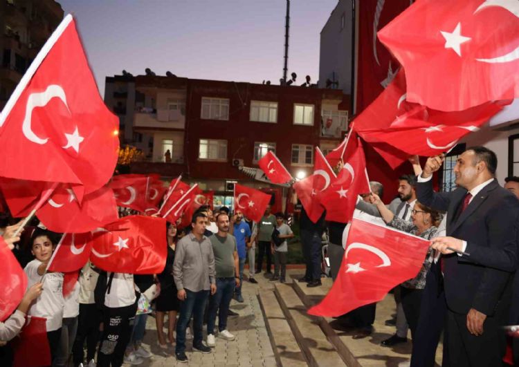 Toroslar’da gençler Cumhuriyet Bayramını coşkuyla kutladı