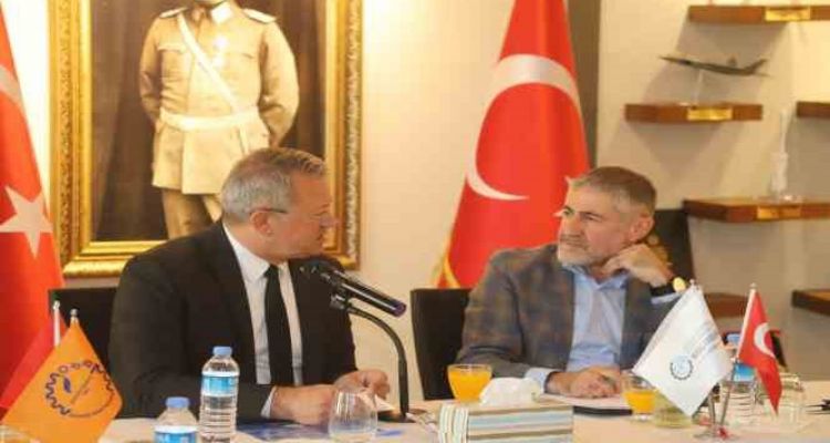  Bakan Nebati OSB'de sanayicilerle bir araya geldi