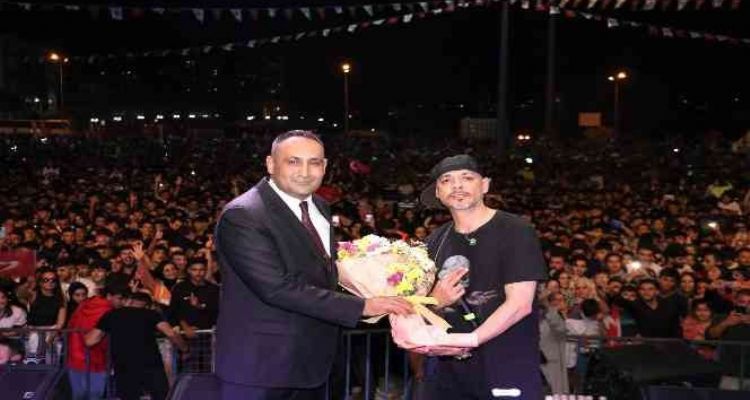 Ünlü rap sanatçısı Ceza, Torosları coşturdu
