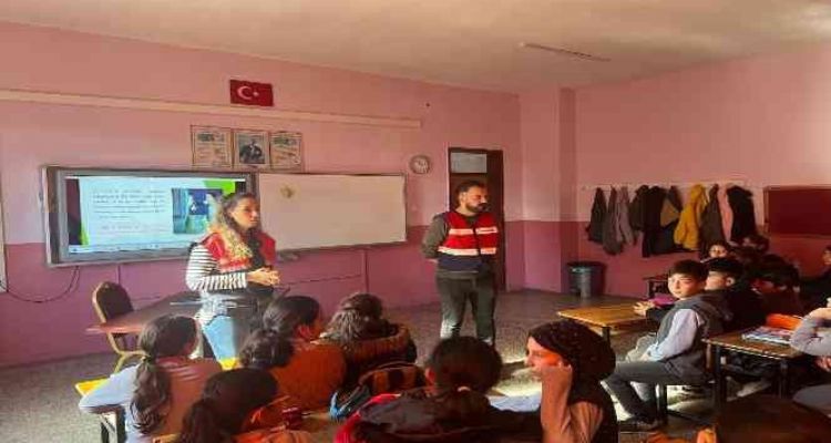 Jandarmadan öğrencilere siber farkındalık eğitimi
