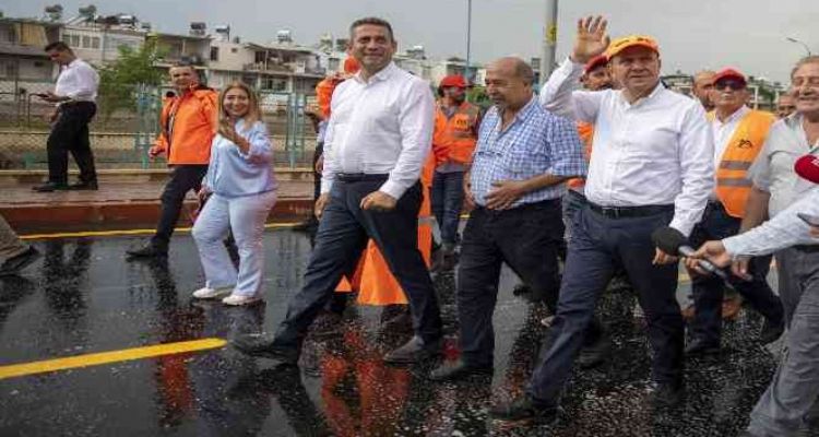 Başkan Seçer, Tarsus'taki çalışmaları inceledi
