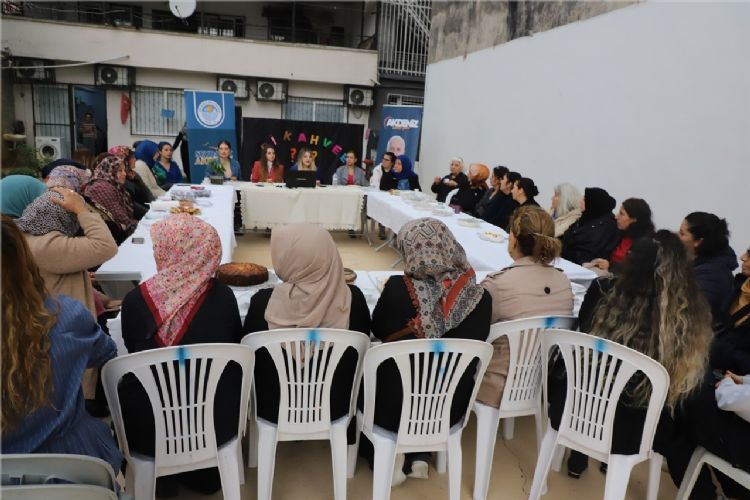 Akdeniz’de ’Ergenleri Anlamak’ konulu seminer gerçekleştirildi
