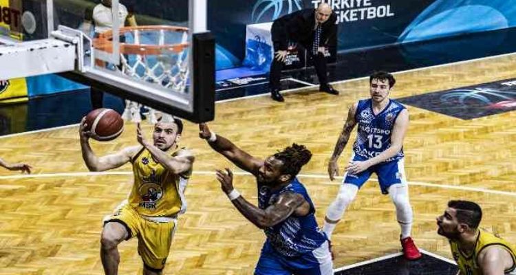 Mersin Büyükşehir Basketbol 76-72 galip