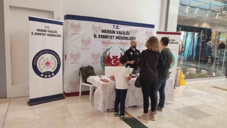 Mersin’de vatandaşlar teröre karşı bilgilendiriliyor