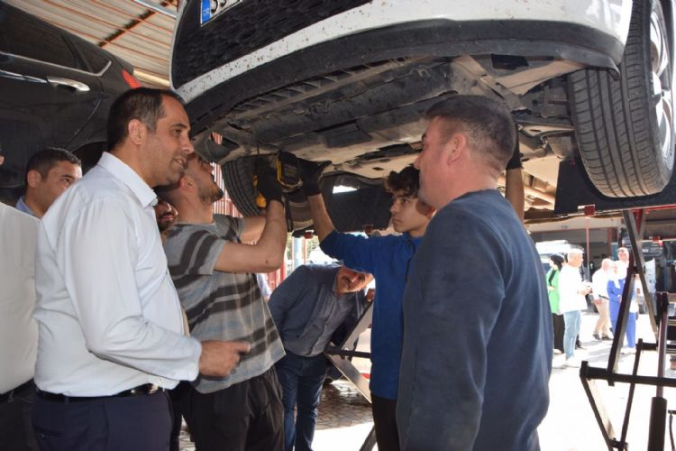 KIRATLI: EMEKÇİLERİMİZ, TÜRKİYE'DEKİ ÜRETİMİN YAPI TAŞLARIDIR