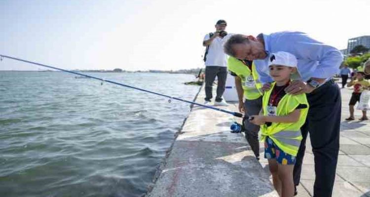 Mersin'de 'Ba'balık balık tutma yarışması' gerçekleştirildi