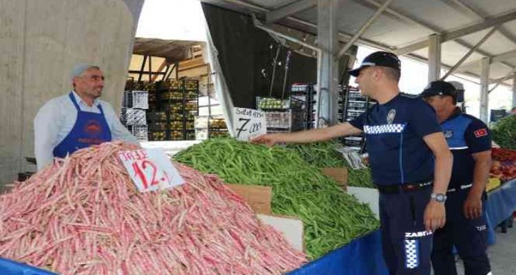 Toroslar zabıtasından fahiş fiyat ve etiket denetimi