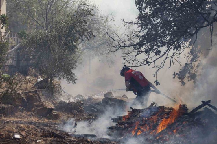Mersin itfaiyesi sıcak hava nedeniyle çıkabilecek yangınlara karşı uyarıda bulundu