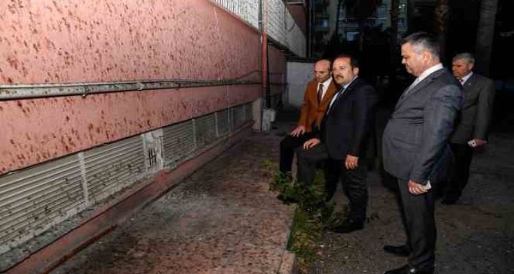 Mersin'de deprem hasarlarından dolayı 76 okul boşaltıldı